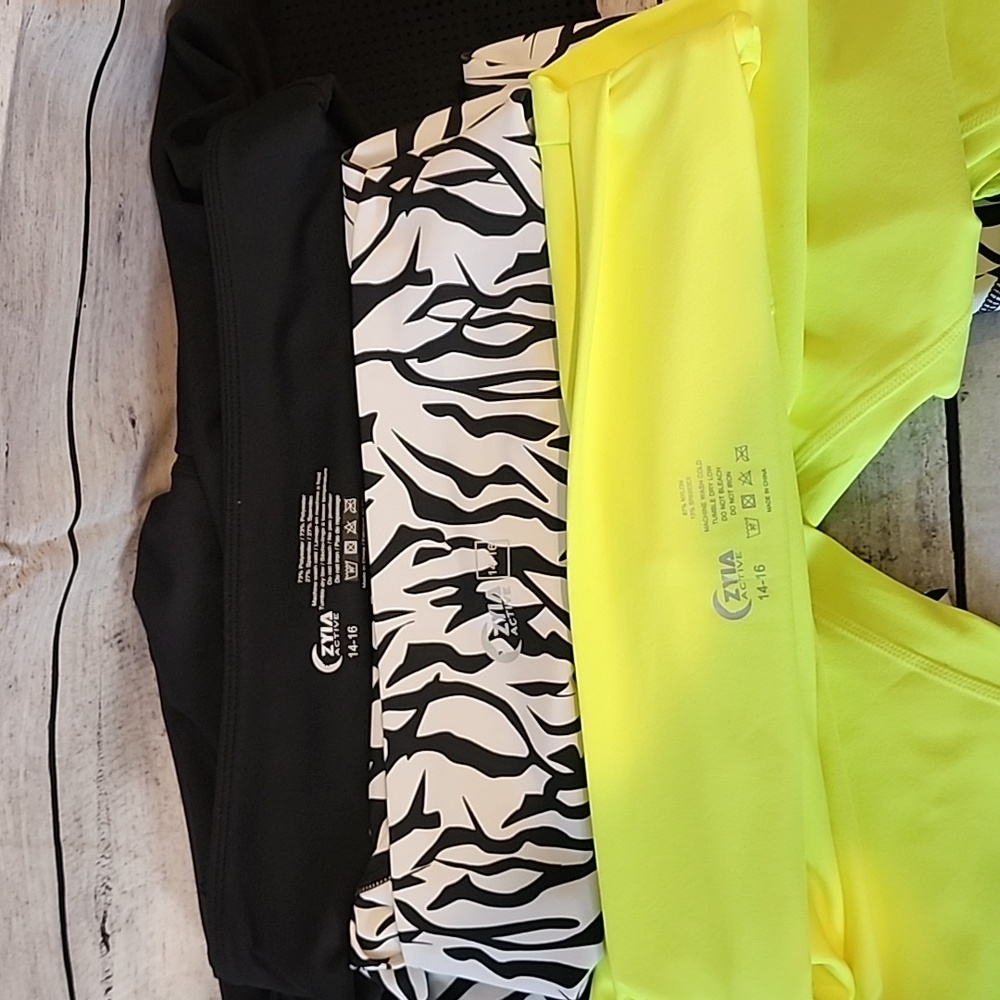 ZYIA Active Wear Lot Of 3 Pair Leggings. - Picture 5 of 6